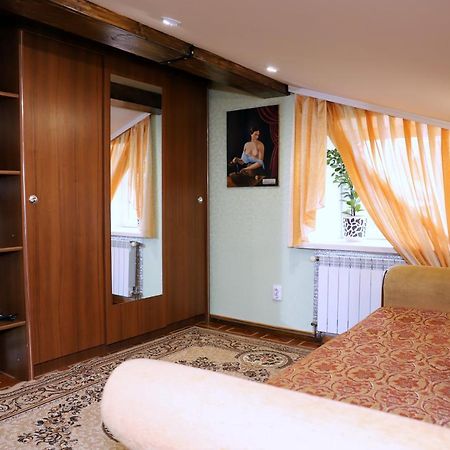 Apartment In Old Town On Zarvanska St Kamianets-Podilskyi Exterior photo